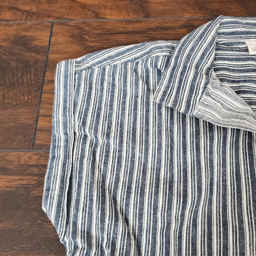 Universal Thread Size S Button Front Romper - Picture 5 of 6